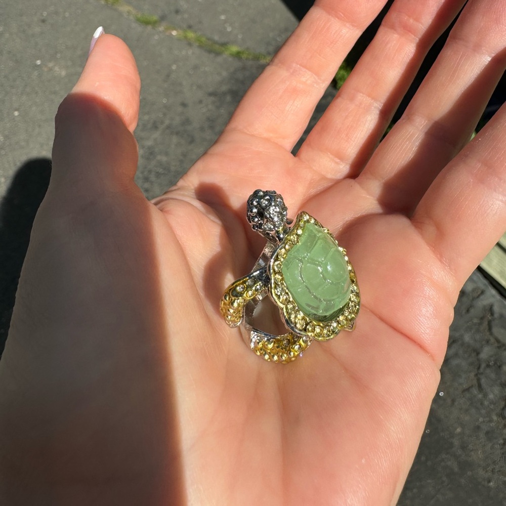 Turtle Statement Ring - Picture 7 of 16